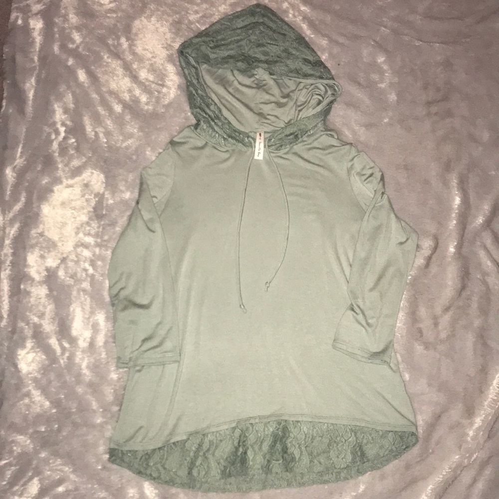 Vanilla Bay lace hood and bottom detail 3/4 sleeve